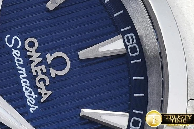 1031 OMG0465H – Aqua Terra 38mm